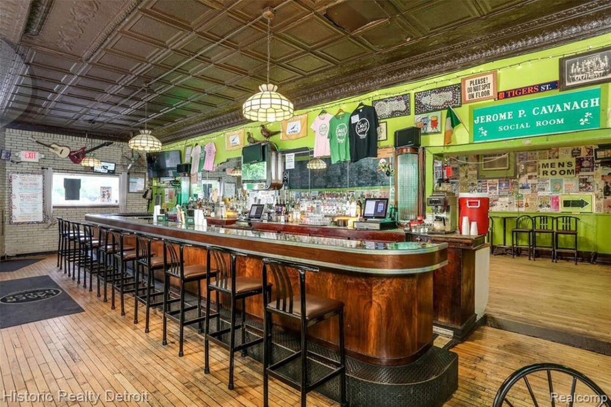 Bar photo 2
